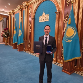 Ғылым қызметкерлері күніне орай жас ғалымның еңбегі жоғары бағаланды